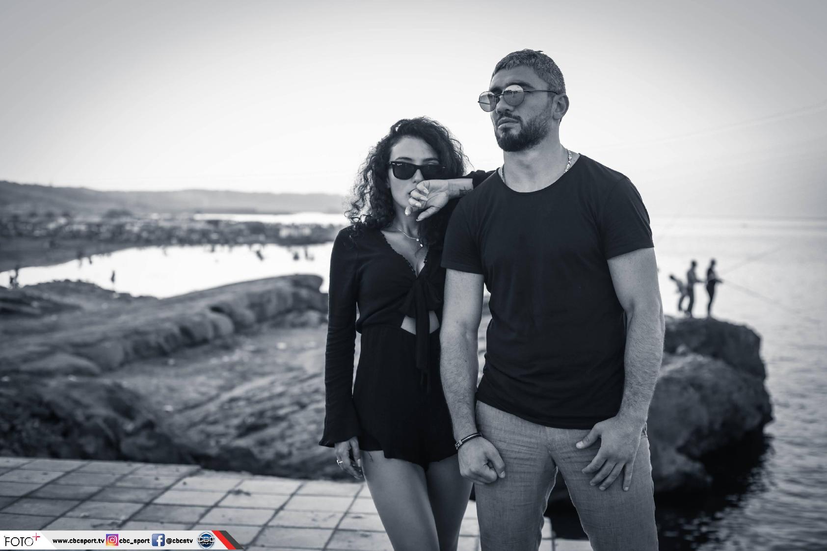 Dünya çempionunun tanınmış müğənni ilə açıq-saçıq GÖRÜNTÜLƏRİ yayıldı   - FOTO (VİDEO)